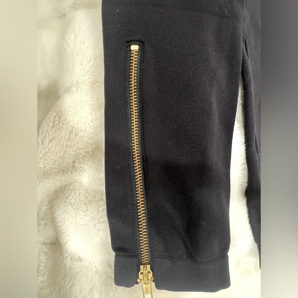 Spanx Leggings with Side Zippers. Lightly used. Size M. Black - Picture 2 of 3